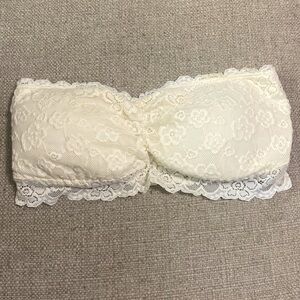 Saint Eve Lacy Strapless Bandeau with removable pads. Size L/XL.